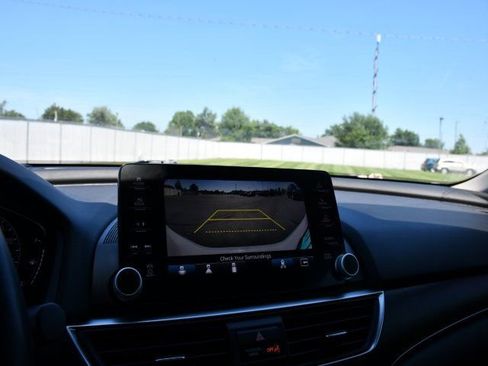 Used 2021 Honda Accord Touring image 20