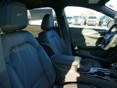 New 2026 Buick Envista Sport Touring w/ Studio Series image 9