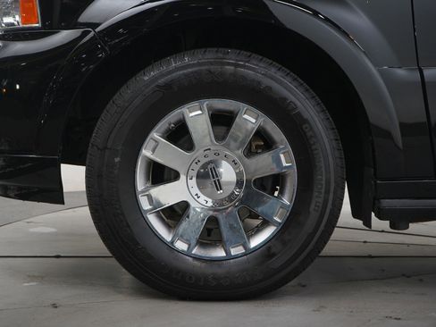 Used 2004 Lincoln Navigator Ultimate AWD/4WD image 32