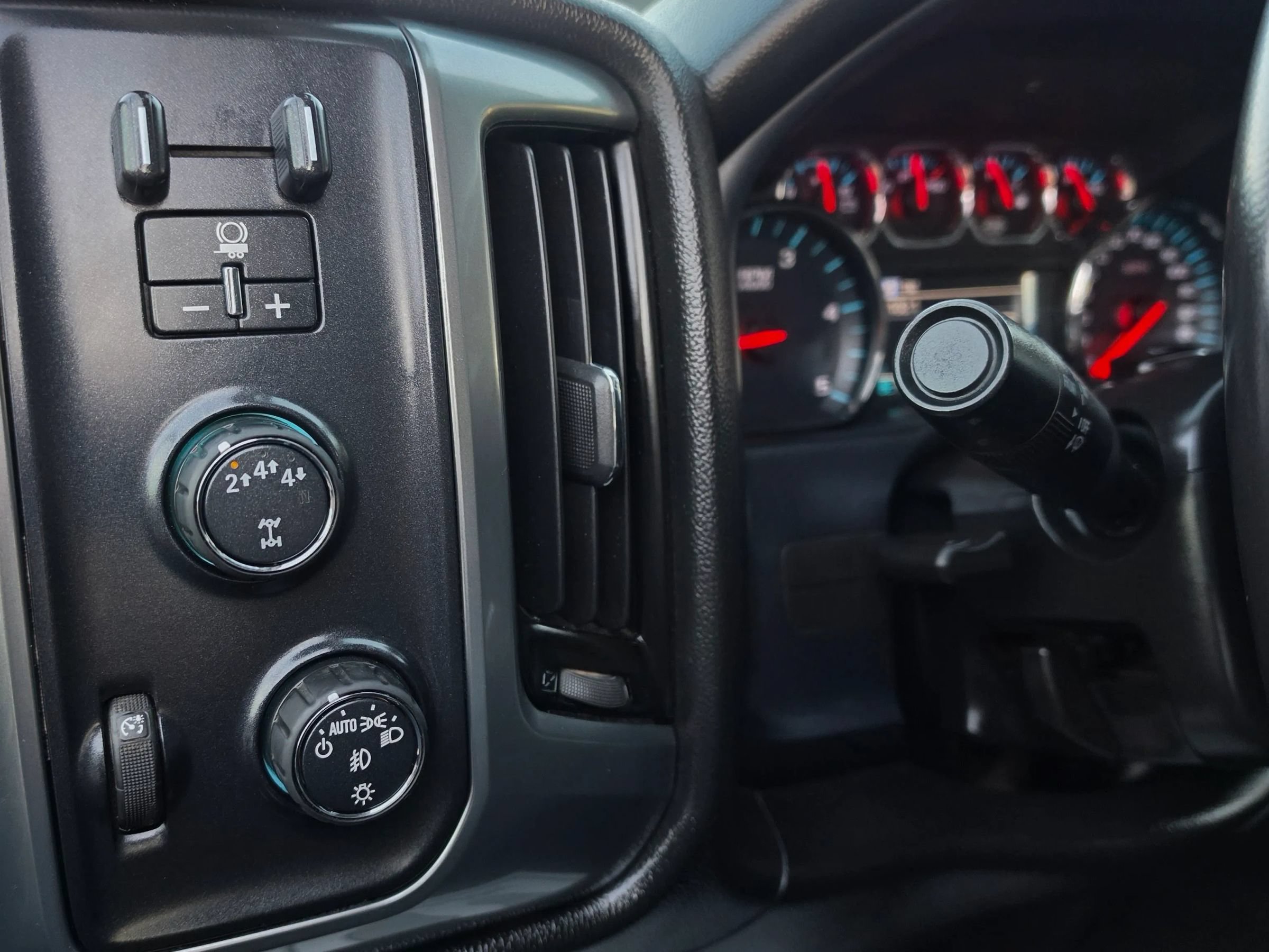 Used 2017 Chevrolet Silverado 2500 LT w/ LT Fleet Convenience Package AWD/4WD image 21