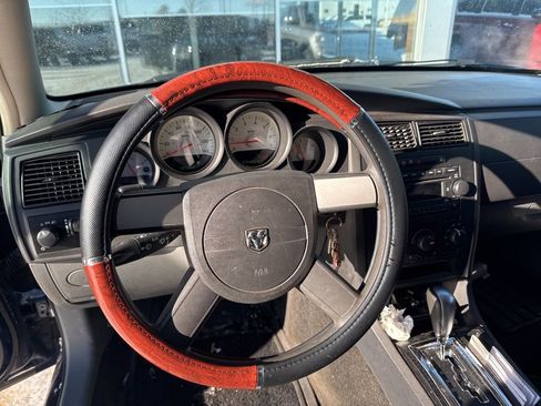 Used 2005 Dodge Magnum SE image 10