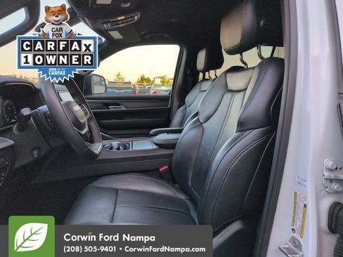 Used 2023 Jeep Wagoneer Series II AWD/4WD image 23