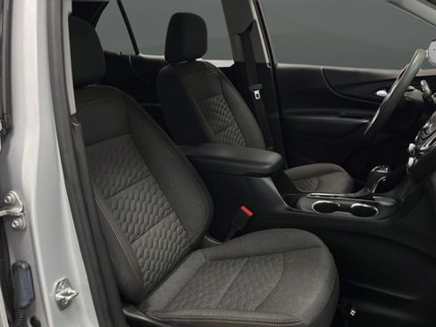 Used 2020 Chevrolet Equinox LT w/ LPO, Floor Liner Package FWD image 23