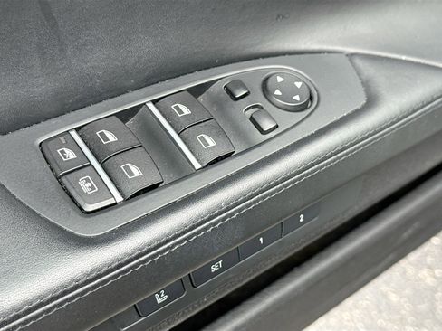 Used 2015 BMW 750i xDrive AWD/4WD image 7