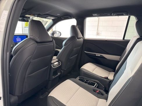 New 2026 Lexus TX 500h AWD image 40