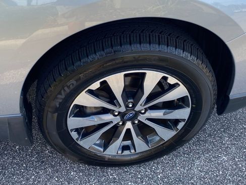 Used 2017 Subaru Outback 2.5i Limited image 15