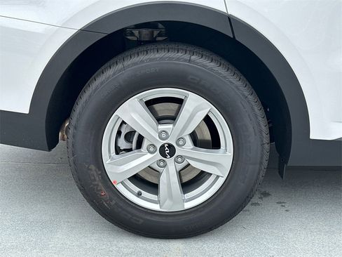 New 2026 Kia Sorento LX image 7