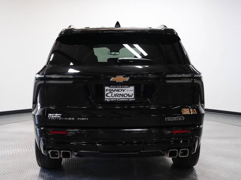 Used 2026 Chevrolet Traverse High Country w/ LPO, Floor Liner Package AWD/4WD image 6
