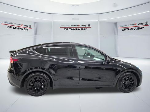 Used 2021 Tesla Model Y Long Range AWD/4WD image 7