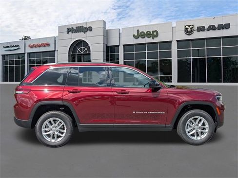 New 2025 Jeep Grand Cherokee Laredo X w/ Luxury Tech Group I image 2