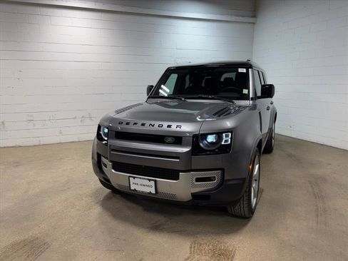 Used 2023 Land Rover Defender 130 SE image 2