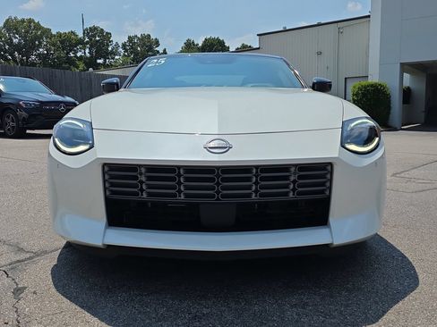 Used 2025 Nissan Z Performance w/ Floor Mat Package RWD image 8