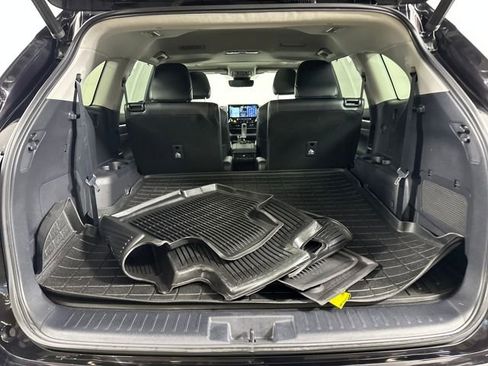Used 2020 Toyota Highlander Limited image 26