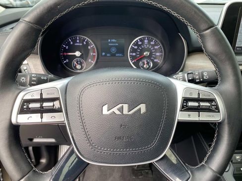 Used 2022 Kia Telluride EX w/ EX Premium Package image 18