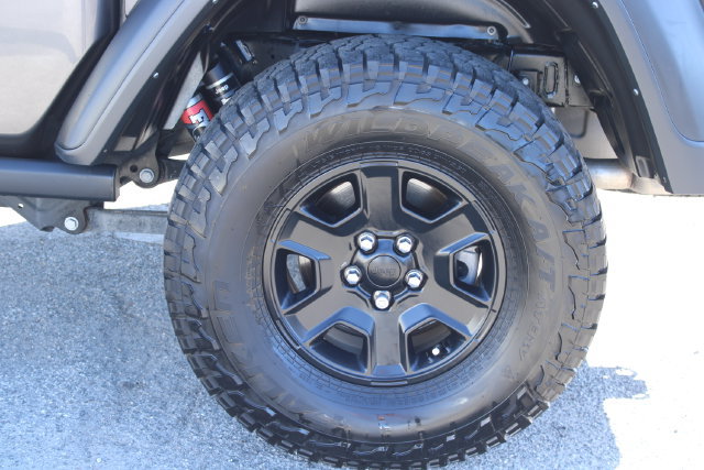 Used 2023 Jeep Gladiator Mojave w/ Cold Weather Group AWD/4WD image 9