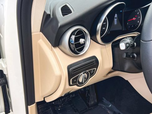 Used 2022 Mercedes-Benz GLC 300 4MATIC image 14