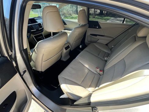 Used 2017 Honda Accord EX-L image 17