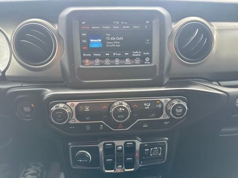 Used 2021 Jeep Gladiator Sport image 19