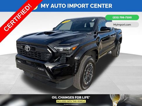 Certified 2025 Toyota Tacoma TRD Sport image 3