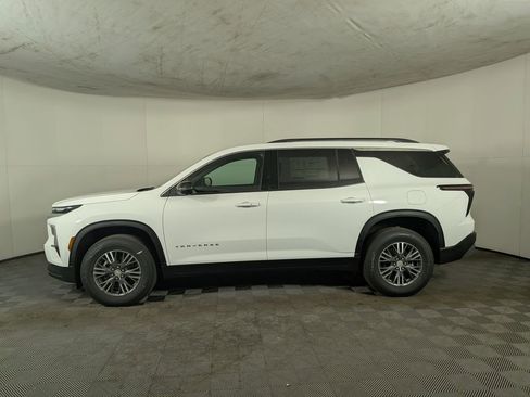 New 2026 Chevrolet Traverse LT w/ Driver Confidence Package image 3