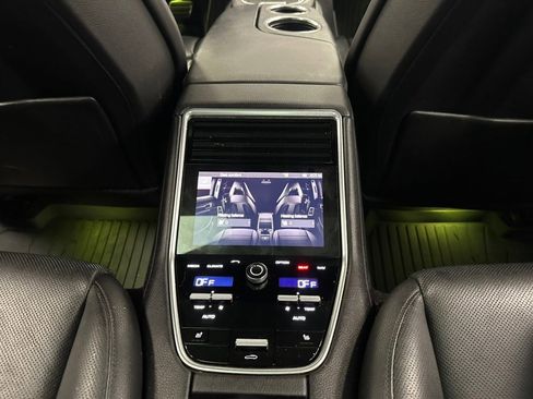 Used 2018 Porsche Panamera 4S image 60