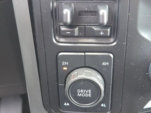 Used 2021 Ford F150 Lariat w/ Equipment Group 502A High AWD/4WD image 11