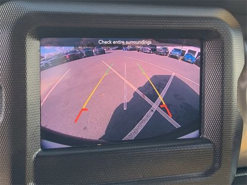 Certified 2019 Jeep Wrangler Sport image 31