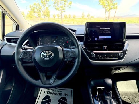 Used 2025 Toyota Corolla LE FWD image 12