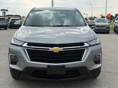 Used 2023 Chevrolet Traverse LS w/ Safety Package FWD image 9