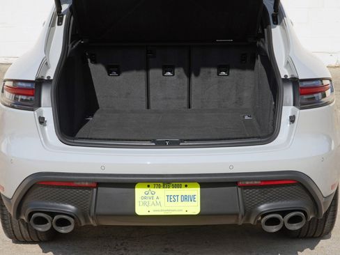 Used 2025 Porsche Macan AWD/4WD image 10