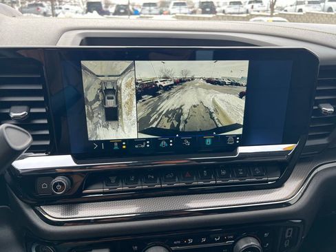 Used 2024 Chevrolet Silverado 2500 ZR2 w/ Technology Package image 35