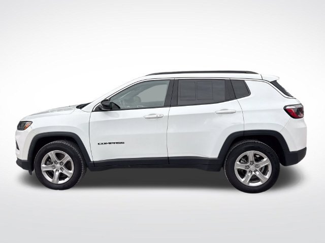 Used 2024 Jeep Compass Latitude AWD/4WD image 3