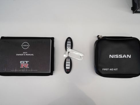 Used 2021 Nissan GT-R Premium AWD/4WD image 38