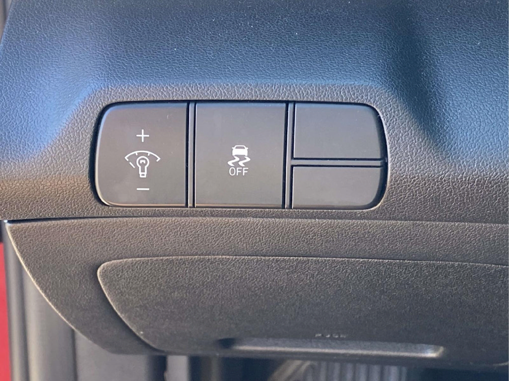 Used 2025 Hyundai Elantra SEL FWD image 18