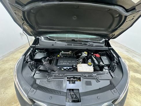 Used 2020 Chevrolet Trax LT w/ LT Convenience Package FWD image 18