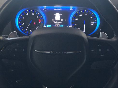 Used 2018 Chrysler 300 S w/ 300S Premium Group RWD image 28