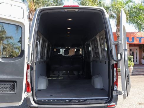 Used 2022 Mercedes-Benz Sprinter 2500 image 8