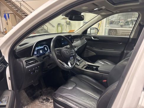 Used 2022 Hyundai Palisade Limited w/ Winter Package image 11