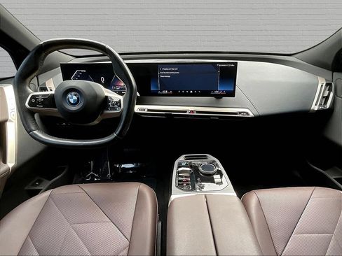 Used 2024 BMW iX xDrive50 w/ Premium Package AWD/4WD image 7
