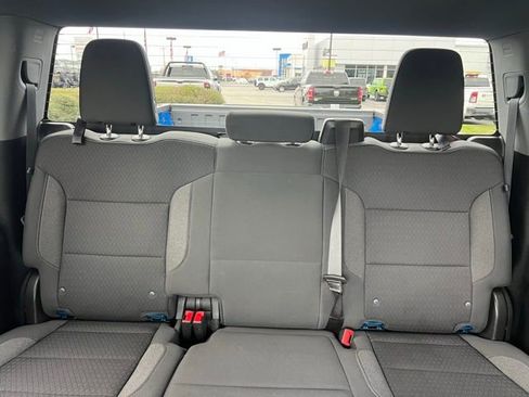 Used 2023 Chevrolet Silverado 1500 Custom image 17