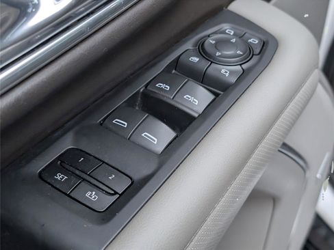 Used 2021 GMC Yukon SLT w/ SLT Luxury Plus Package image 18