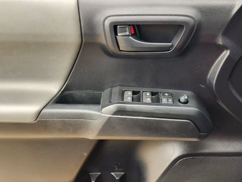 Used 2021 Toyota Tacoma SR AWD/4WD image 17