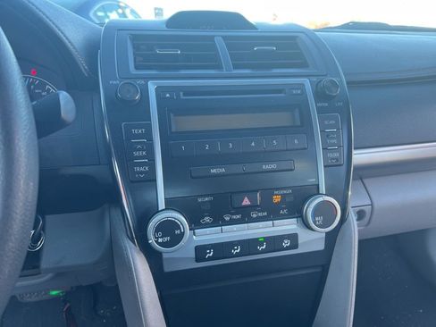 Used 2012 Toyota Camry LE image 9