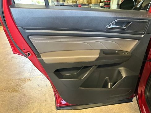 Used 2022 Volkswagen Atlas Cross Sport SE w/ Panoramic Sunroof Package image 25