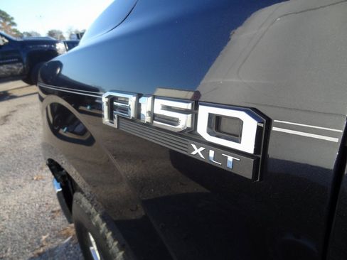 Used 2015 Ford F150 XLT w/ Equipment Group 302A Luxury image 11