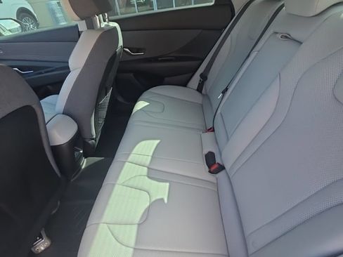 Used 2024 Hyundai Elantra Limited FWD image 12