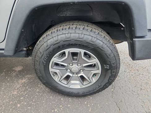 Used 2014 Jeep Wrangler Unlimited Rubicon w/ Connectivity Group AWD/4WD image 26