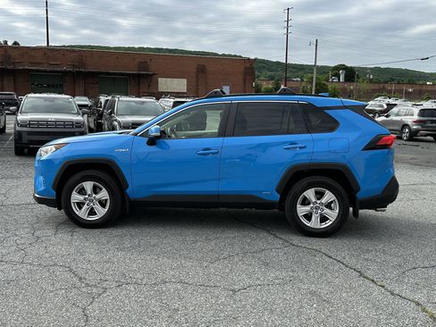 Used 2019 Toyota RAV4 XLE w/ Convenience Package AWD/4WD image 5