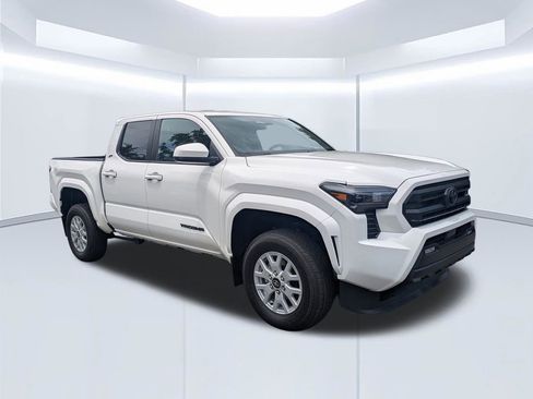 Used 2024 Toyota Tacoma SR5 RWD image 2