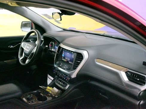Used 2023 GMC Acadia SLE w/ Driver Convenience Package FWD image 12